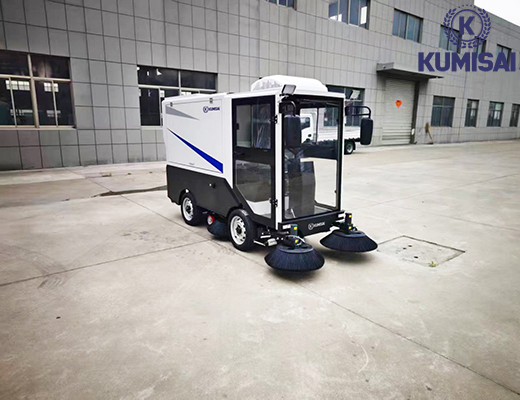Xe quét rác ngồi lái Kumisai KMS - 155L - 7